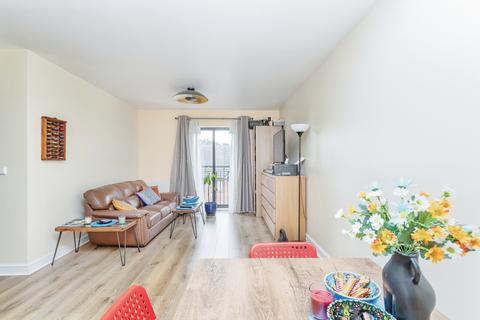2 bedroom flat for sale - Laxfield Drive, Milton Keynes, Buckinghamshire, MK10