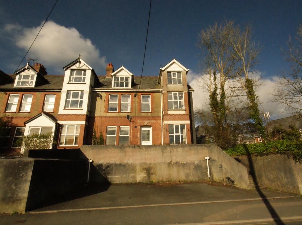 Flat 3, 2 Beacon Road, Bodmin, PL31 1AS 1 bed terraced house to rent