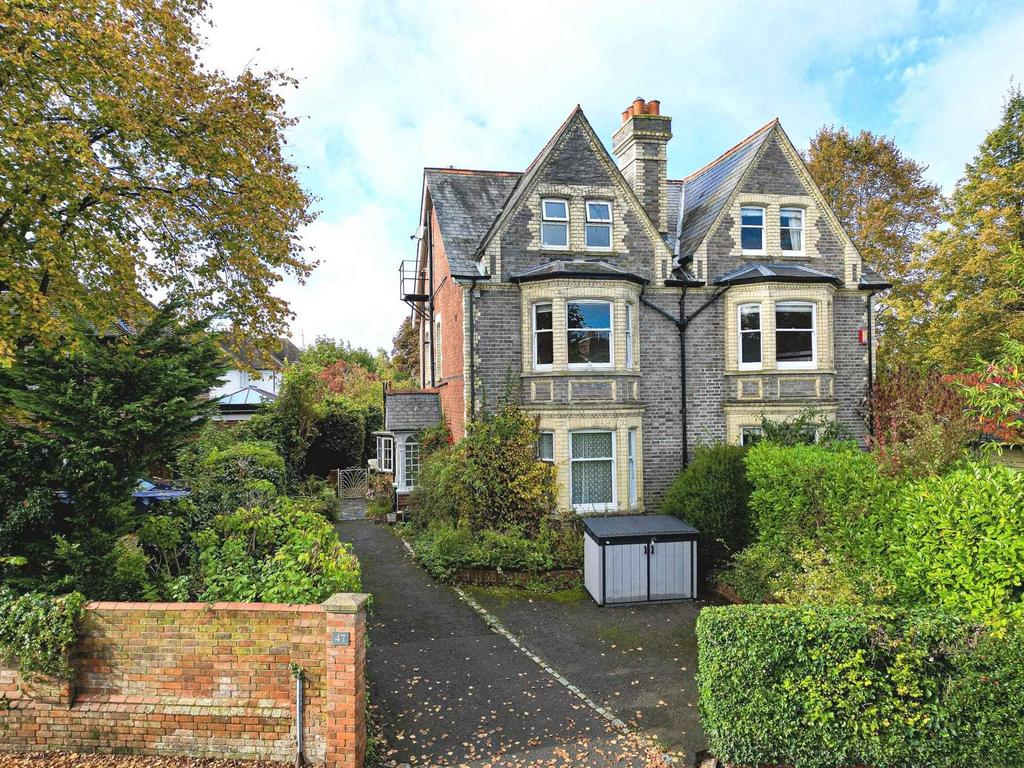 Kidmore Road, Caversham Heights, Reading 5 bed semidetached house for