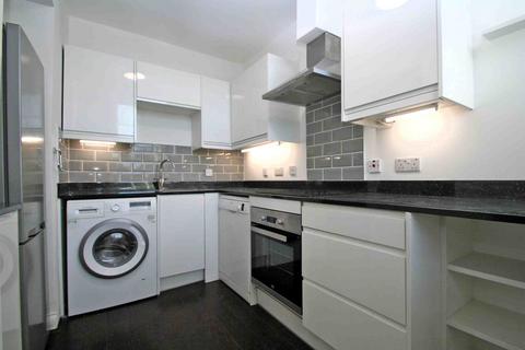 2 bedroom ground floor flat to rent, Benson