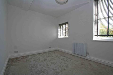 2 bedroom ground floor flat to rent, Benson