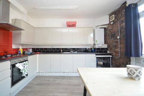 8 bedroom terraced house to rent, Manor Drive, Hyde Park LS6