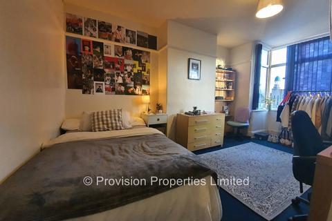 8 bedroom terraced house to rent, Mayville Avenue, Hyde Park LS6