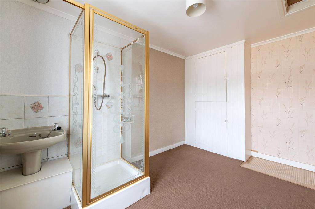Bedroom/Shower