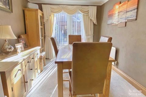 41 Cavendish Way, Royton, Oldham, OL2 5DQ