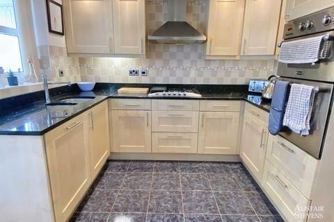 41 Cavendish Way, Royton, Oldham, OL2 5DQ