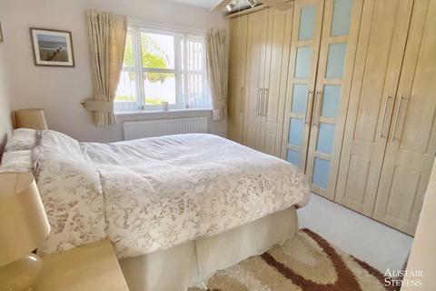 41 Cavendish Way, Royton, Oldham, OL2 5DQ