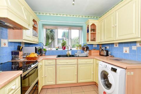 14 Grove Road, Wickhambreaux, Canterbury, CT3 1SA