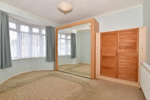4 Eastern Avenue, Minster On Sea, Sheerness, ME12 3BP