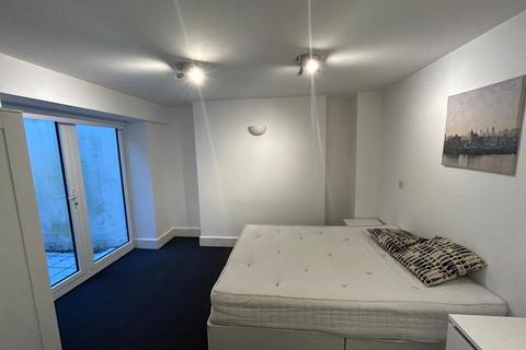 2 bedroom apartment to rent, Maple Road, Penge, London, SE20