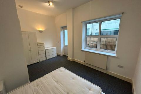 2 bedroom apartment to rent, Maple Road, Penge, London, SE20