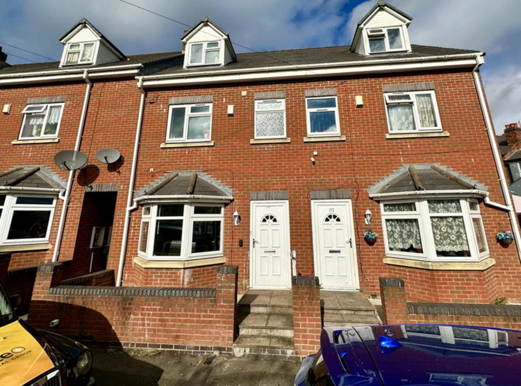 Gilbert Road, Smethwick, B66 4 bed terraced house for sale £225,000