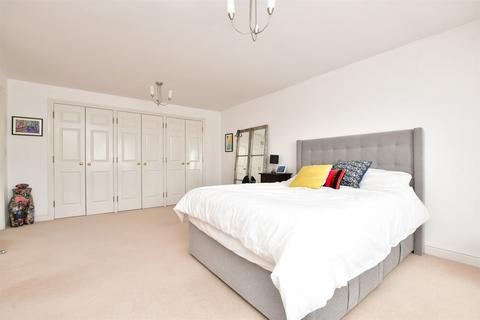 3 bedroom penthouse for sale, Hartington Close, Reigate, Surrey