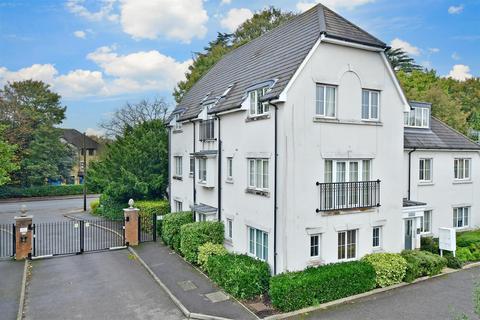 3 bedroom penthouse for sale, Hartington Close, Reigate, Surrey