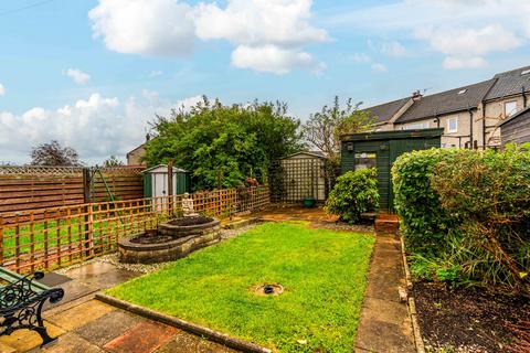 3 bedroom terraced house for sale - 72 Mountcastle Drive North, Edinburgh, EH8 7SW