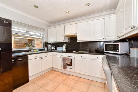 4 bedroom chalet for sale - Wrotham Road, Meopham, Kent