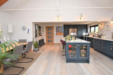 8 Langside Drive, Comrie, Crieff, PH6 2HR