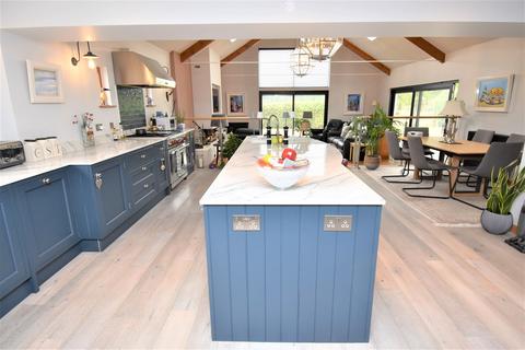 8 Langside Drive, Comrie, Crieff, PH6 2HR