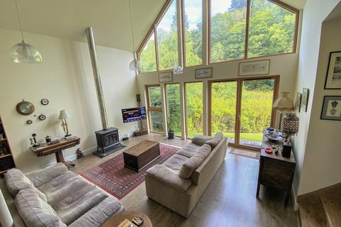 Roseburn, 14 Fenton Terrace, Pitlochry, PH16 5DP