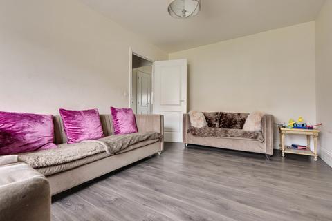 8 Runcie Crescent, Basingstoke, RG23 8BW