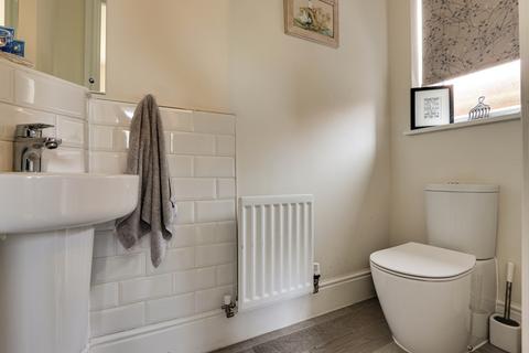8 Runcie Crescent, Basingstoke, RG23 8BW