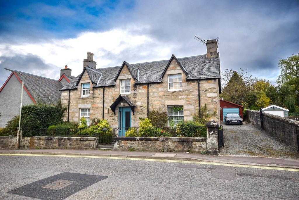 Linton Cottage, 17 Toberargan Road 4 bed detached house for sale £360,000