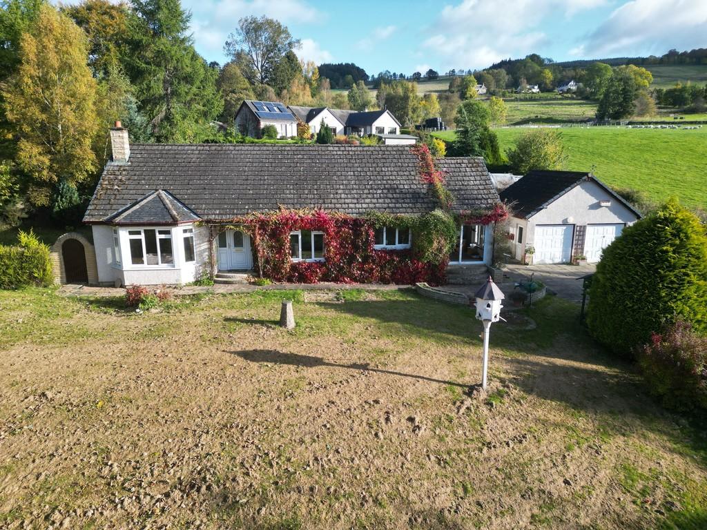 Donavourd, Pitlochry 3 bed detached bungalow for sale £