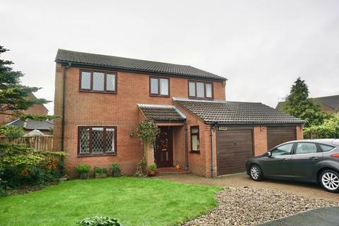 3 bedroom detached house for sale - Castleview, Tattershall LN4