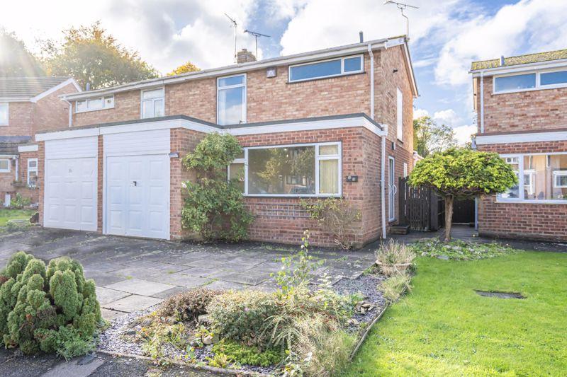 Glen Court, Compton, Wolverhampton 3 bed semidetached house £225,000