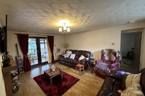 2 bedroom cottage for sale, Bangor, Gwynedd