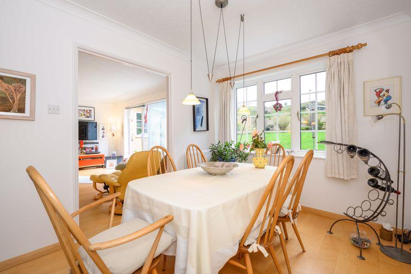 Pine Dean, Bookham 4 bed detached house for sale £775,000