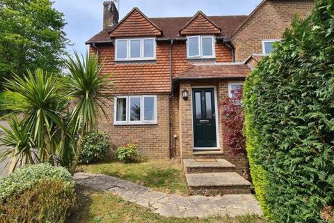 3 bedroom semi-detached house to rent, Hales Field, Haslemere