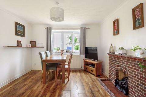3 bedroom semi-detached house to rent, Hales Field, Haslemere
