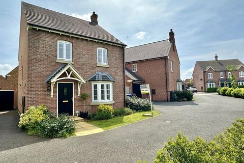 4 bedroom detached house for sale, Watts Road, Banbury