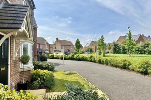 4 bedroom detached house for sale, Watts Road, Banbury
