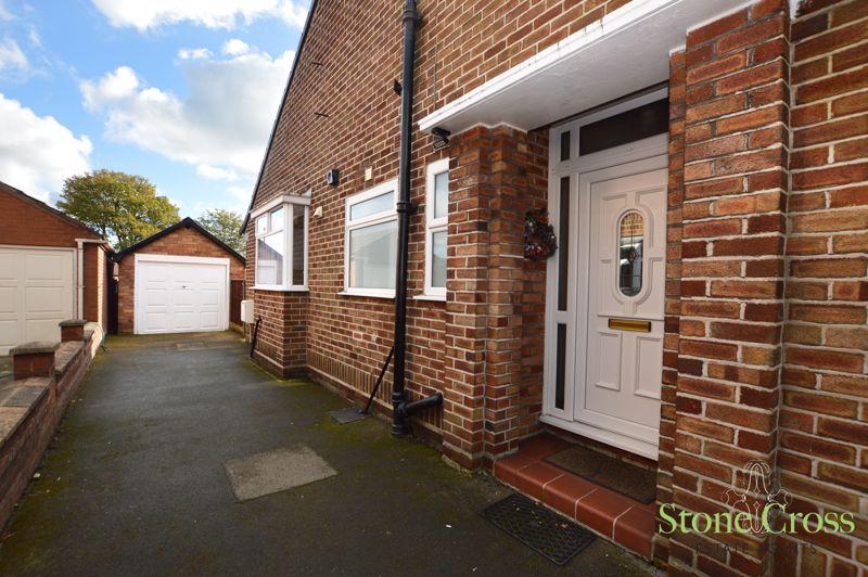 Newton Road, Lowton, WA3 1LP 2 bed semidetached bungalow for sale £