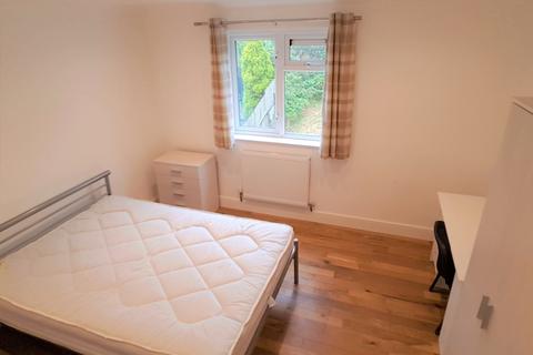 3 bedroom flat to rent - St Ledger Crescent, St Thomas, Swansea