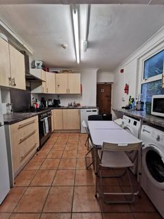 5 bedroom house to rent, Willows Place, City Centre, Swansea