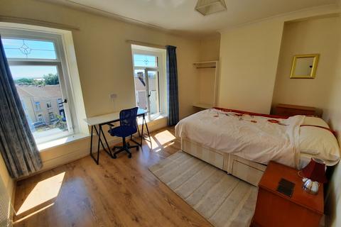 4 bedroom house to rent - Kinley Street, St Thomas, Swansea