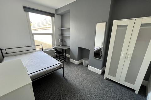 5 bedroom house to rent, St Helens Road, Sandfields, Swansea