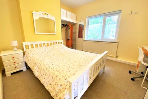4 bedroom house to rent - Bryn Syfi Terrace, Mount Pleasant, Swansea
