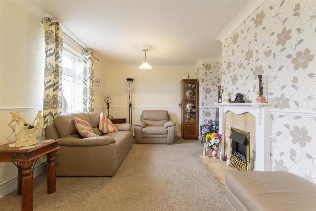 Summerfield Crescent, Brimington, Chesterfield 2 bed semidetached