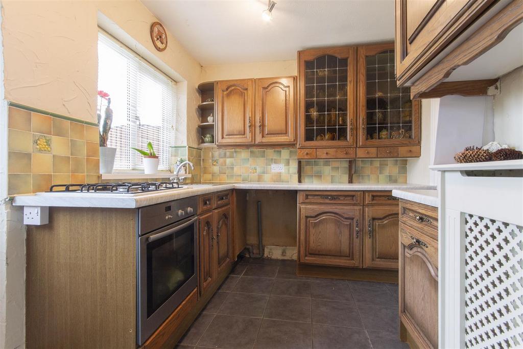 Summerfield Crescent, Brimington, Chesterfield 2 bed semidetached