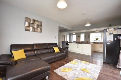 3 bedroom semi-detached house for sale, Field End Mount, Leeds