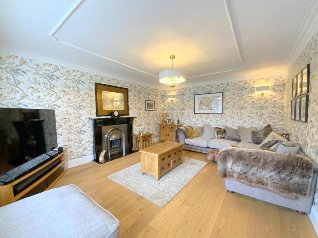 Tetney Lane, Holton Le Clay 5 bed detached house for sale £575,000