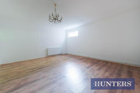 28 Grafton Park Road, Worcester Park, KT4 7HS