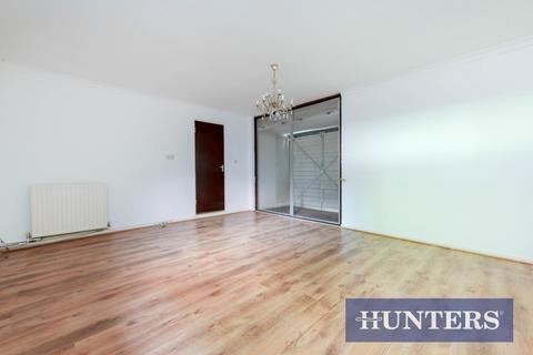 28 Grafton Park Road, Worcester Park, KT4 7HS