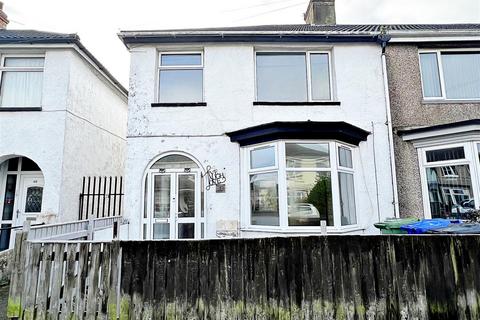 3 bedroom end of terrace house for sale, Warneford Road, Cleethorpes, N.E. Lincs, DN35 7QL