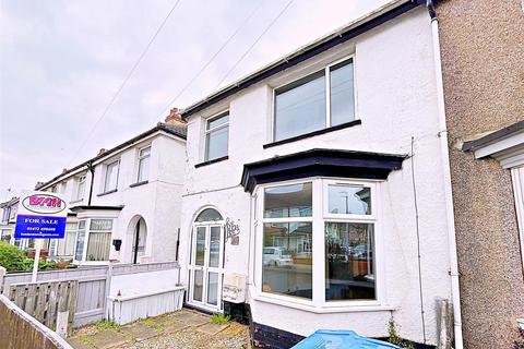 3 bedroom end of terrace house for sale, Warneford Road, Cleethorpes, N.E. Lincs, DN35 7QL