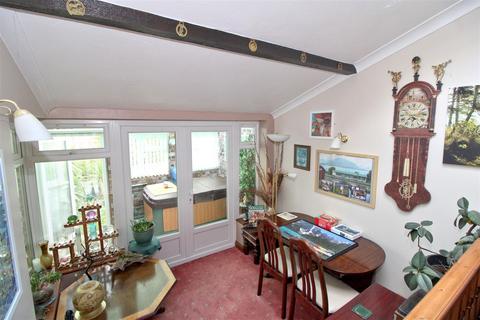 3 bedroom semi-detached house for sale - Sherwood Road, Seaford